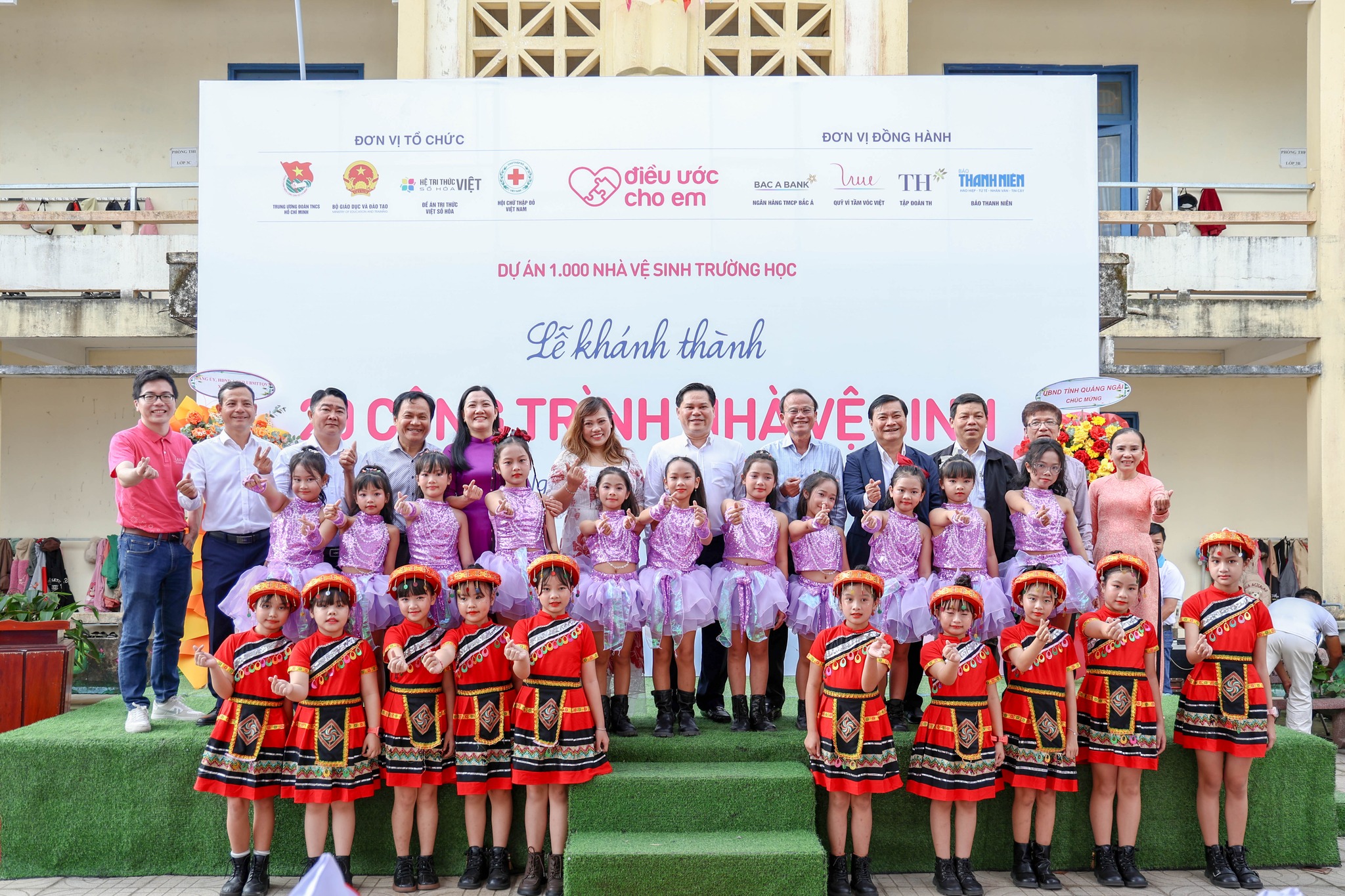 Quỹ Vì Tầm Vóc Việt tiếp tục khánh thành 20 nhà vệ sinh trị giá 1,2 tỷ đồng tại Quảng Ngãi